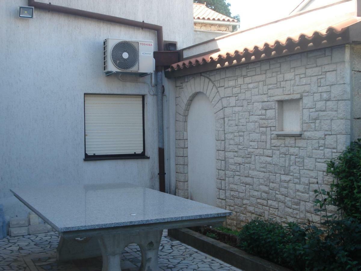 Apartment Tijano Krnica Luaran gambar
