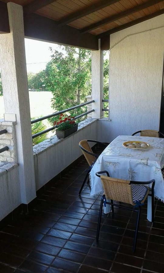 Apartment Tijano Krnica Luaran gambar