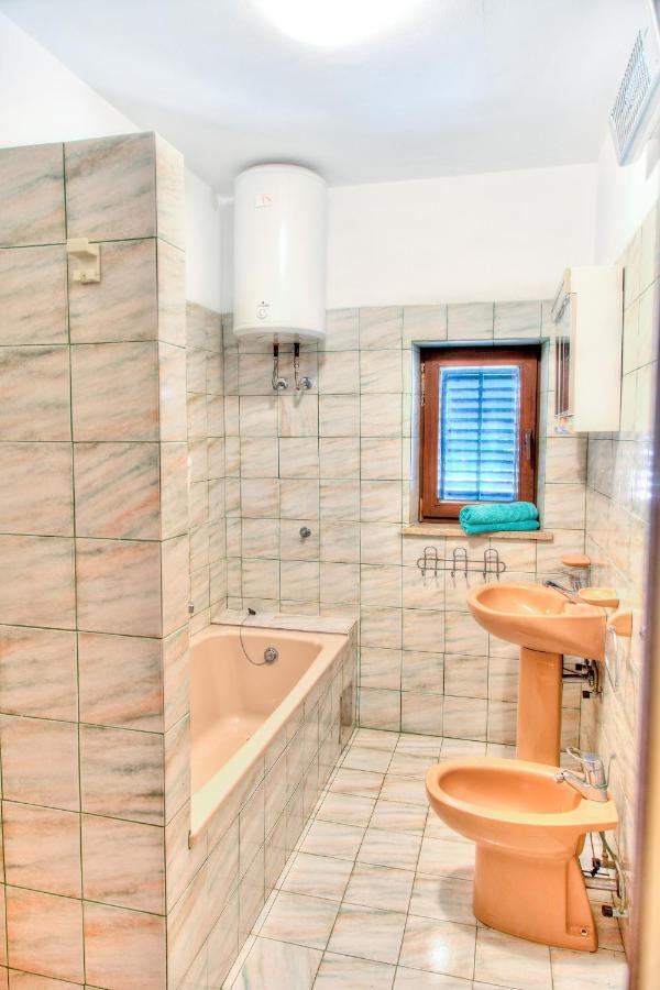 Apartment Tijano Krnica Luaran gambar